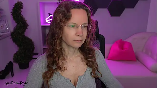 AnnikaRose online show from 3, 2, 2026