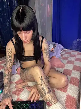 Snapshot of giuli_zerozero chatting on 27, 11, 2025 giuli zerozero online show from 27, 11, 2025