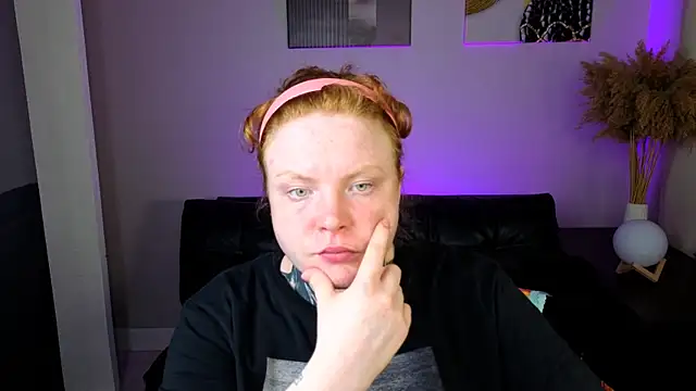 Cassie xKiss online show from 10, 7, 2026