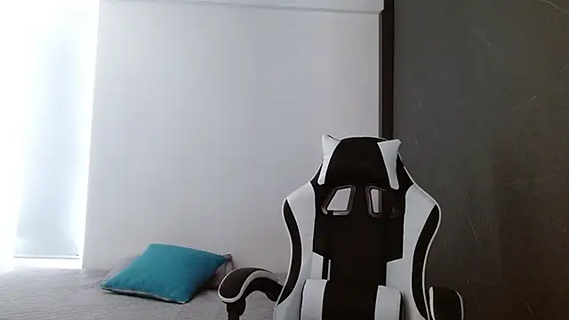 Snapshot of scarleth_xue chatting on 17, 10, 2025 scarleth xue online show from 17, 10, 2025