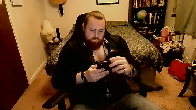 Hairy Guy30 online show from 27, 11, 2025