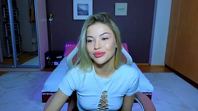 EmmyMills online show from 24, 1, 2025