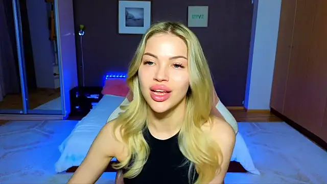 EmmyMills online show from 22, 3, 2025