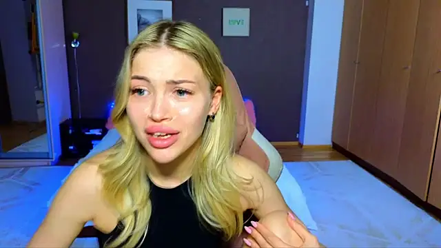 EmmyMills online show from 23, 3, 2025