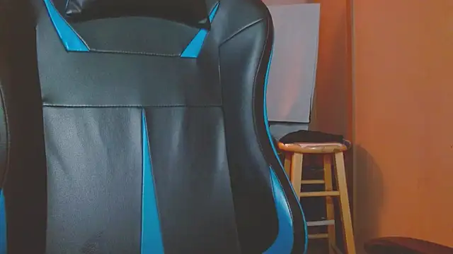 Snapshot of cosmicjones chatting on 13, 2, 2025 cosmicjones online show from 13, 2, 2025