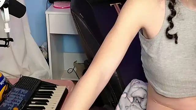 MemiKouki online show from 27, 11, 2025