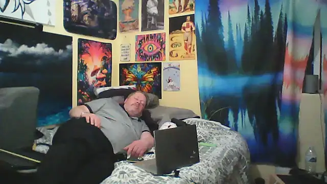 Snapshot of Mic_Oxinner chatting on 4, 7, 2026 Mic Oxinner online show from 4, 7, 2026