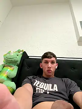 Snapshot of Jose_rz chatting on 14, 12, 2025 Jose rz online show from 14, 12, 2025