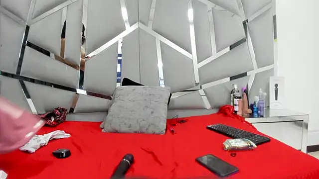 Catherinee69 x online show from 9, 3, 2025