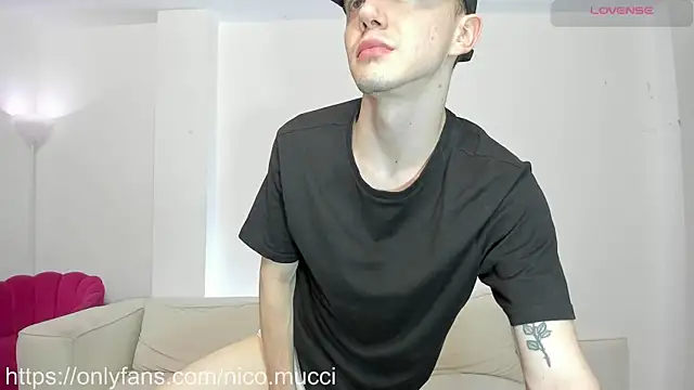 Snapshot of niico_18 chatting on 27, 12, 2024 niico 18 online show from 27, 12, 2024