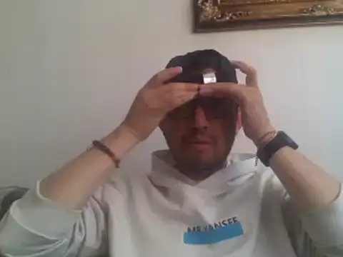 Snapshot of Diptongo chatting on 5, 12, 2024 Diptongo online show from 5, 12, 2024