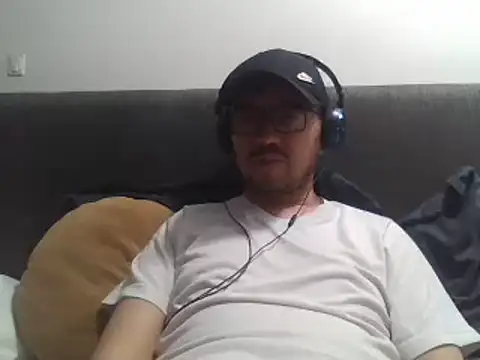 Snapshot of Diptongo chatting on 21, 3, 2025 Diptongo online show from 21, 3, 2025