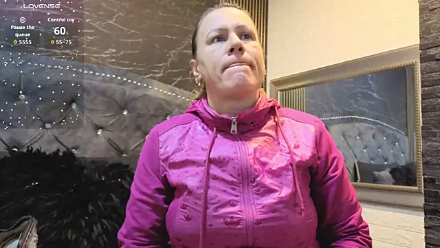 charlotte  G online show from 24, 11, 2025