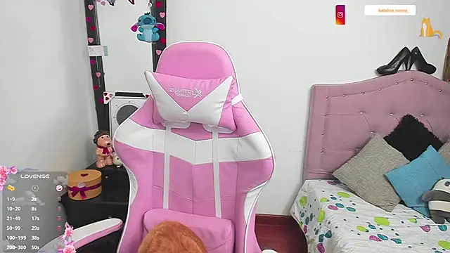 Katalina novoa online show from 15, 3, 2026