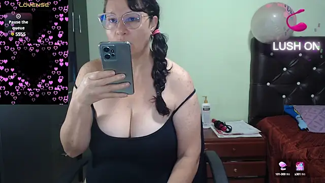 hairyglad69 online show from 28, 2, 2025