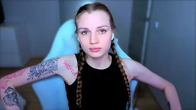StellaLawless online show from 1, 5, 2026