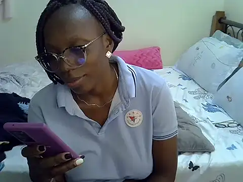 Sweet Bear online show from 12, 11, 2025