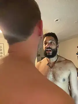 Snapshot of TheOnlyTwinTowers chatting on 4, 3, 2026 TheOnlyTwinTowers online show from 4, 3, 2026