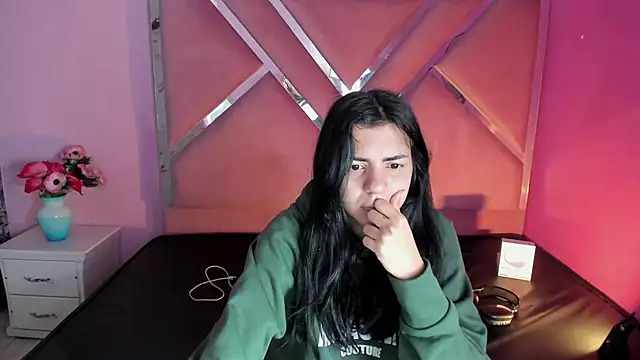 IsisRouse online show from 4, 3, 2025