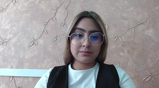 Miabonnett  online show from 4, 2, 2025