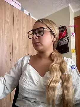Miabonnett  online show from 8, 5, 2026