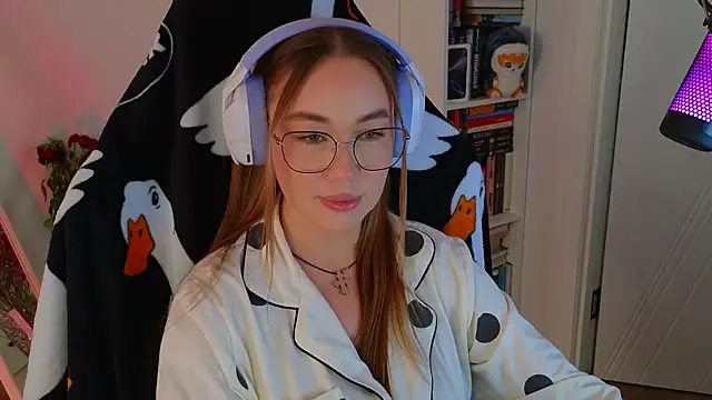 Snapshot of Emili1- chatting on 15, 3, 2025 Emili1- online show from 15, 3, 2025