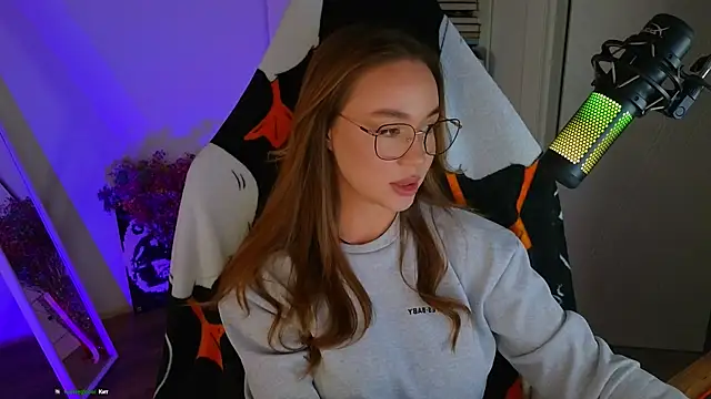 Snapshot of Emili1- chatting on 18, 3, 2025 Emili1- online show from 18, 3, 2025