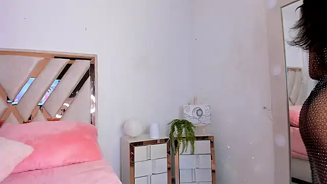 Snapshot of _Andyy__ chatting on 23, 2, 2025  Andyy   online show from 23, 2, 2025