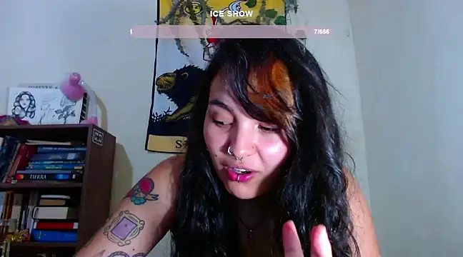 Snapshot of sweetiee_mary chatting on 12, 1, 2025 sweetiee mary online show from 12, 1, 2025