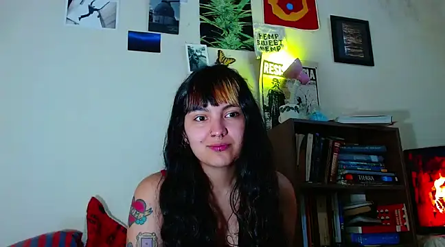 Snapshot of sweetiee_mary chatting on 14, 2, 2025 sweetiee mary online show from 14, 2, 2025