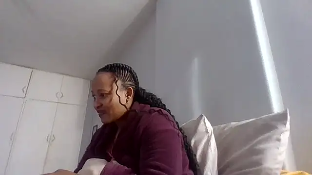 BabeAssXX online show from 24, 7, 2026
