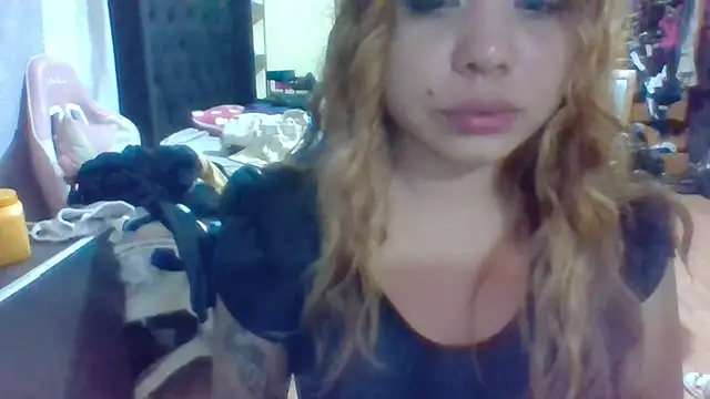 Jennxdolls online show from 31, 1, 2025