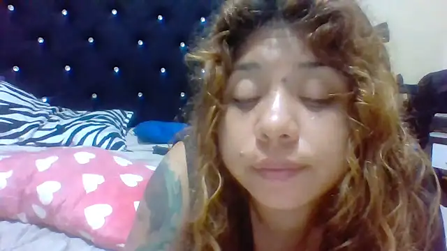 Jennxdolls online show from 8, 3, 2025