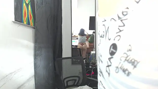 Snapshot of Liza_Thurner chatting on 19, 2, 2025 Liza Thurner online show from 19, 2, 2025