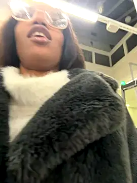 Black Dolll online show from 19, 12, 2025