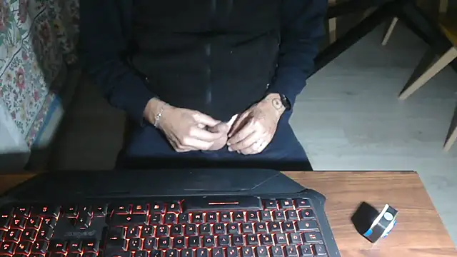 Adri gard online show from 10, 11, 2025