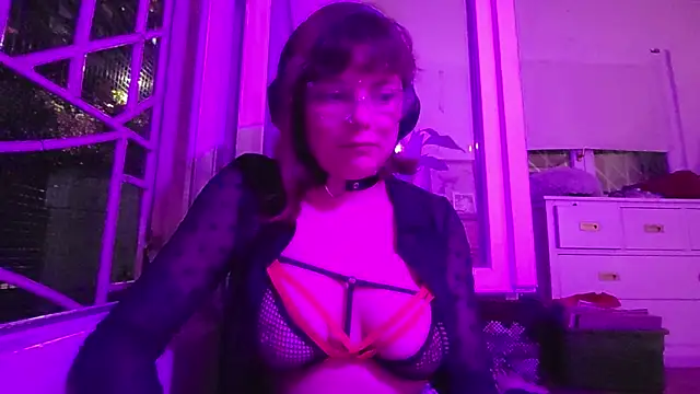 Snapshot of estivalia_xxx chatting on 17, 3, 2026 estivalia xxx online show from 17, 3, 2026