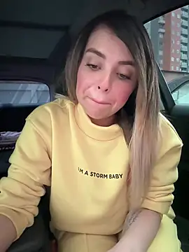 Snapshot of Alirawrz chatting on 4, 3, 2025 Alirawrz online show from 4, 3, 2025