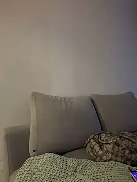 Snapshot of Alirawrz chatting on 11, 10, 2025 Alirawrz online show from 11, 10, 2025