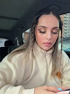 Snapshot of Alirawrz chatting on 24, 10, 2025 Alirawrz online show from 24, 10, 2025