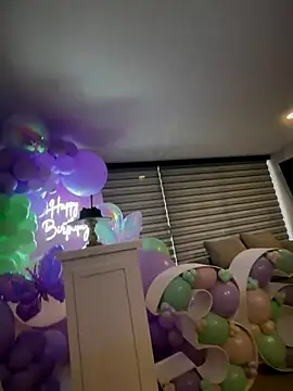 Snapshot of Alirawrz chatting on 25, 10, 2025 Alirawrz online show from 25, 10, 2025