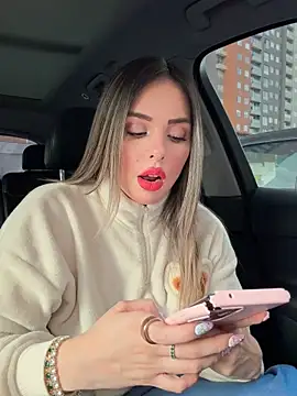 Snapshot of Alirawrz chatting on 10, 11, 2025 Alirawrz online show from 10, 11, 2025