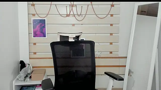 Josephine Kiss online show from 29, 1, 2025