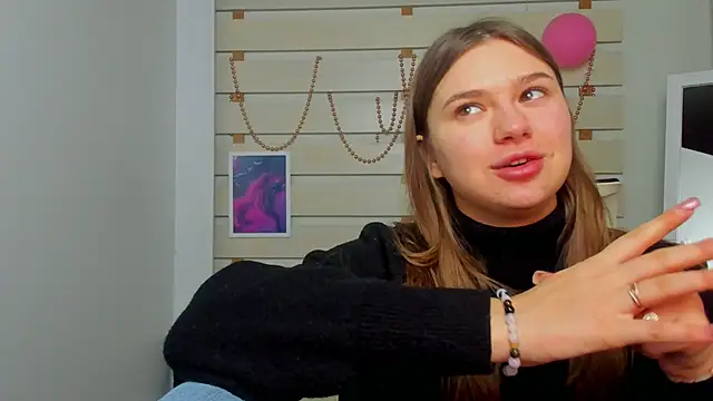 Josephine Kiss online show from 13, 2, 2025