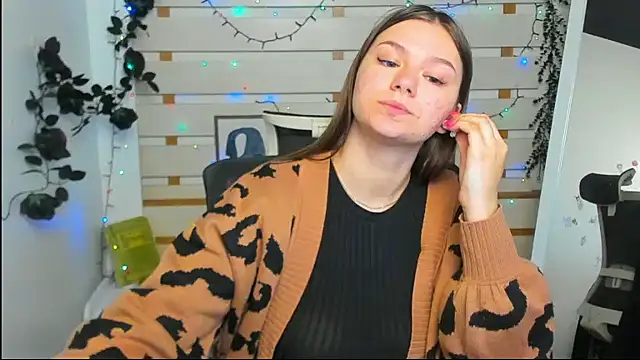 Josephine Kiss online show from 24, 4, 2026