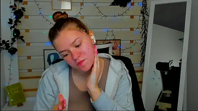 Josephine Kiss online show from 25, 4, 2026
