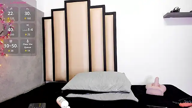 Snapshot of SussanMilf_ chatting on 17, 10, 2025 SussanMilf  online show from 17, 10, 2025