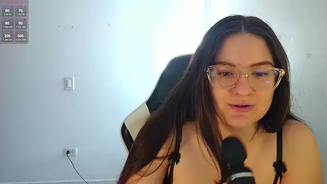 Snapshot of livgomez chatting on 6, 2, 2026 livgomez online show from 6, 2, 2026
