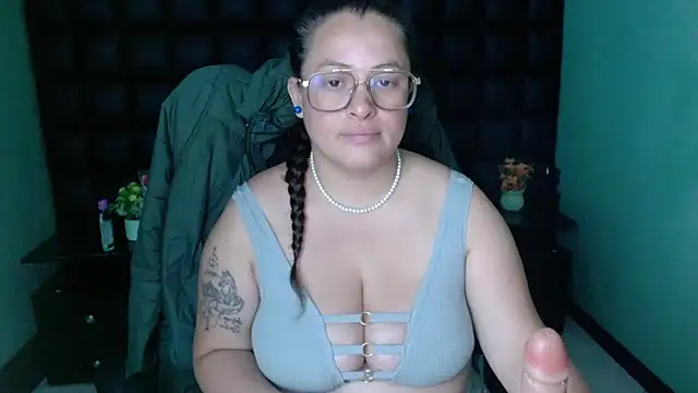 Snapshot of SaraThomso chatting on 21, 2, 2025 SaraThomso online show from 21, 2, 2025