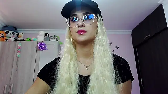 caroline jonson online show from 23, 2, 2025